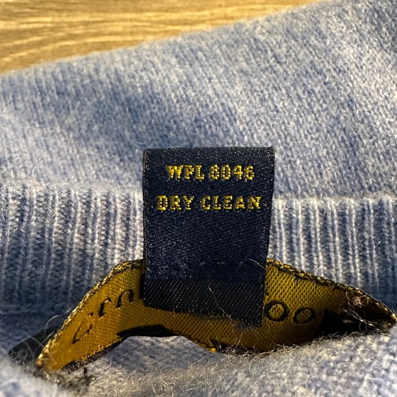 Club Room 100% 2-Ply Cashmere V Neck Sweater Men's Size L Blue Classic Preppy - Picture 8 of 8